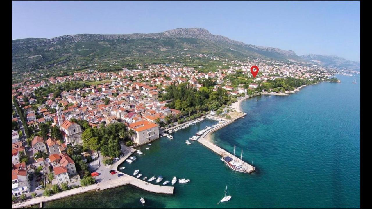Spacious Apartment Close To The Sea In Kastel Luksic Kastela Exterior photo